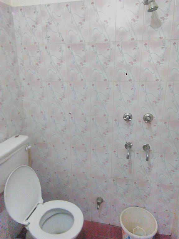 Yatri Guest House Нью-Дели Экстерьер фото
