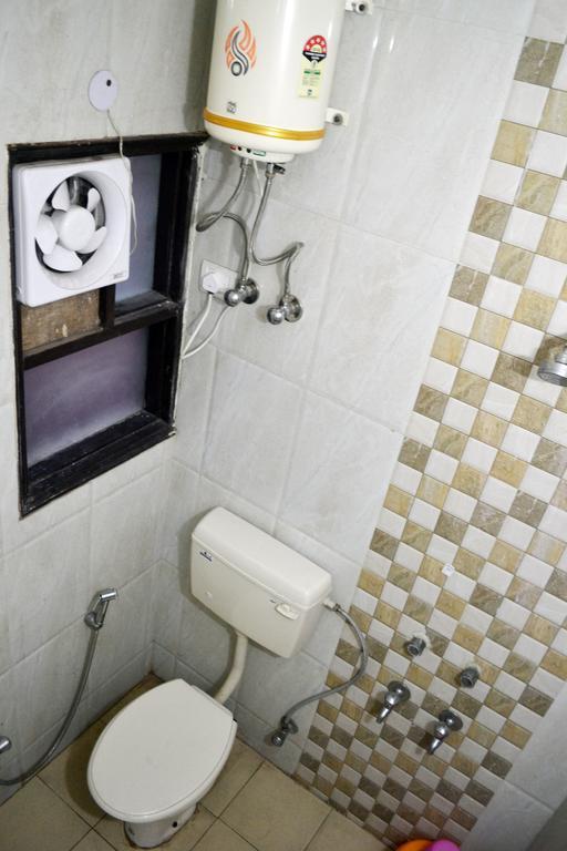 Yatri Guest House Нью-Дели Экстерьер фото
